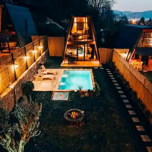 Göl Manzaralı Bungalovlar
